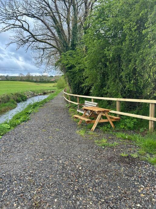 Riverside Cabin Limerick Ngoại thất bức ảnh